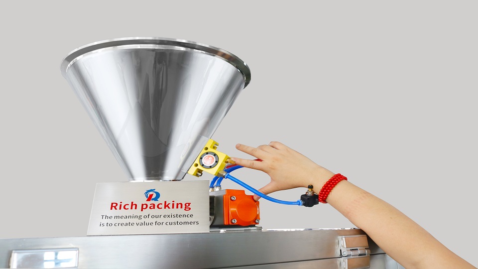 Pneumatic feeding system of Rich Packing&rsquo;s capsule filler