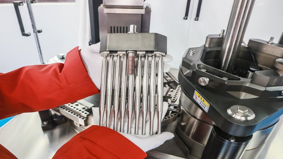 Filling rod holder